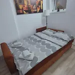 Meressa Leonardo Apartment