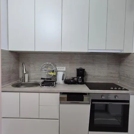 Meressa Leonardo Apartmán *