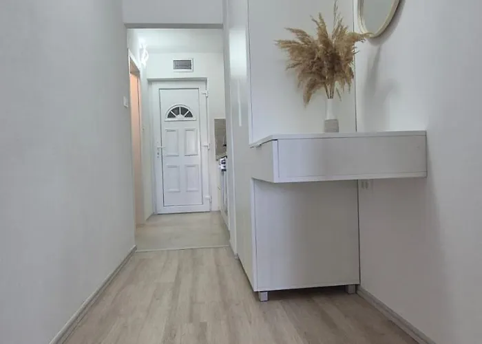 Meressa Leonardo Apartman *