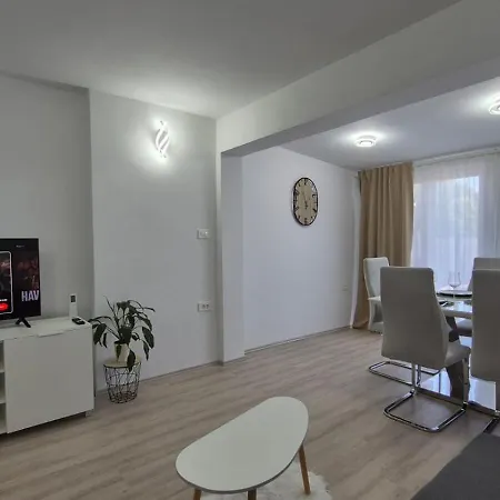 Meressa Leonardo Apartment