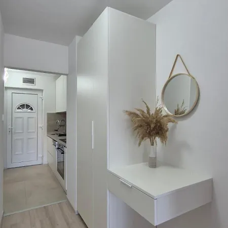 Apartment Meressa Leonardo