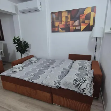 Meressa Leonardo Apartment